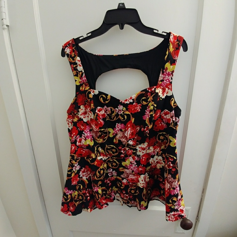 Black floral peplum top, Torrid size 2